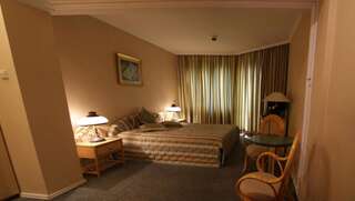 Отели типа «постель и завтрак» Villa Historia Biecz Большой двухместный номер с 1 кроватью или 2 отдельными кроватями-1